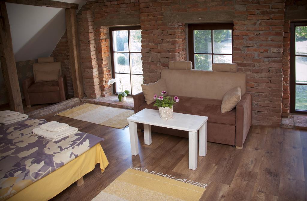 Poeoeni Tavern & Guesthouse Misso Dış mekan fotoğraf